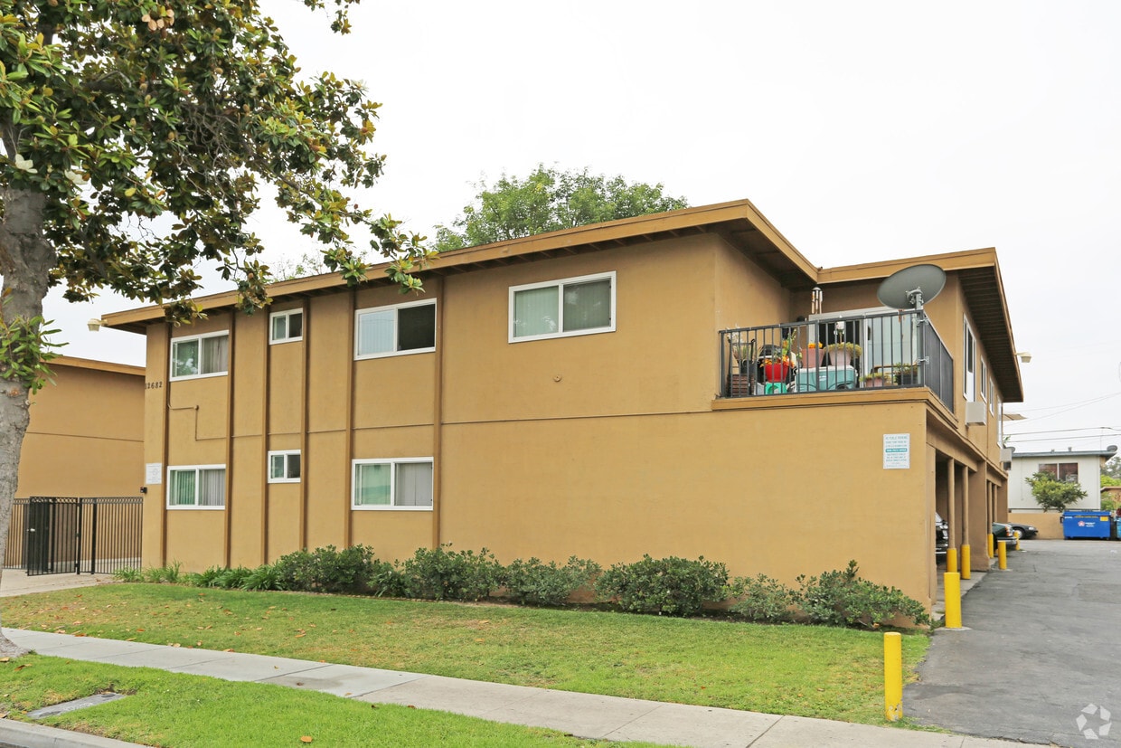 Building Photo - Sunswept Apartments