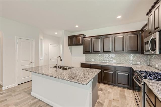 Building Photo - 15952 Hayes Ridge Dr