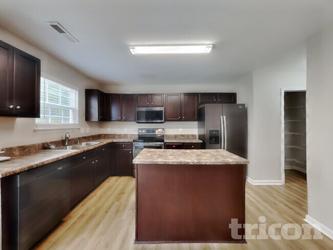 Building Photo - 6604 Tromble Rd