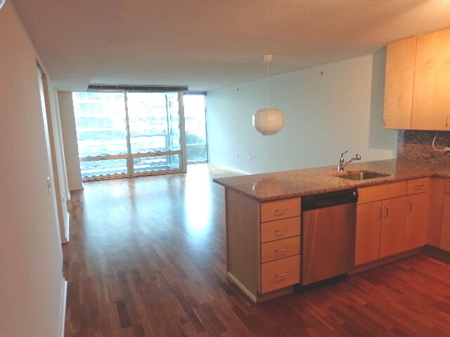 Building Photo - 9725 Woods Dr