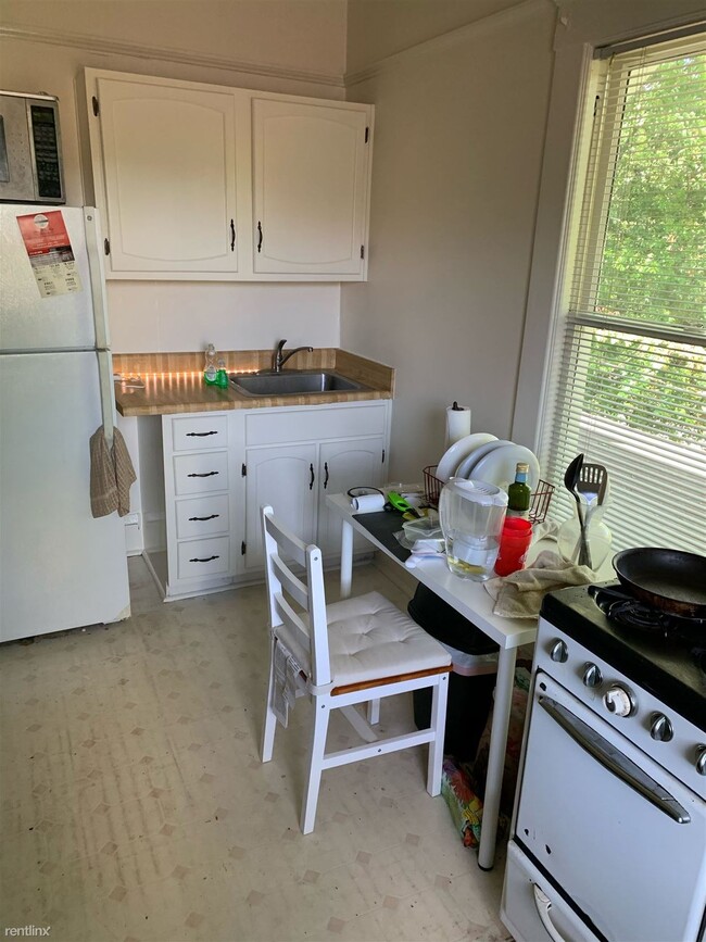 Building Photo - 1 br, 1 bath House - 904 Myrtle St NE Apt 3