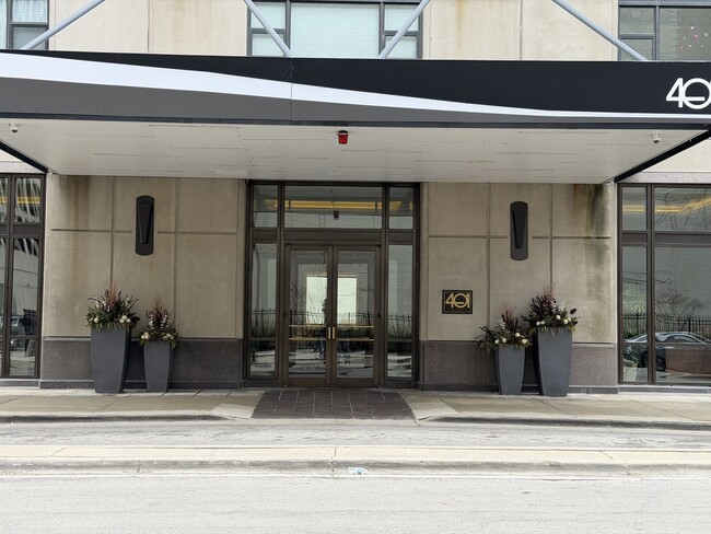 Building Photo - 401 E Ontario St