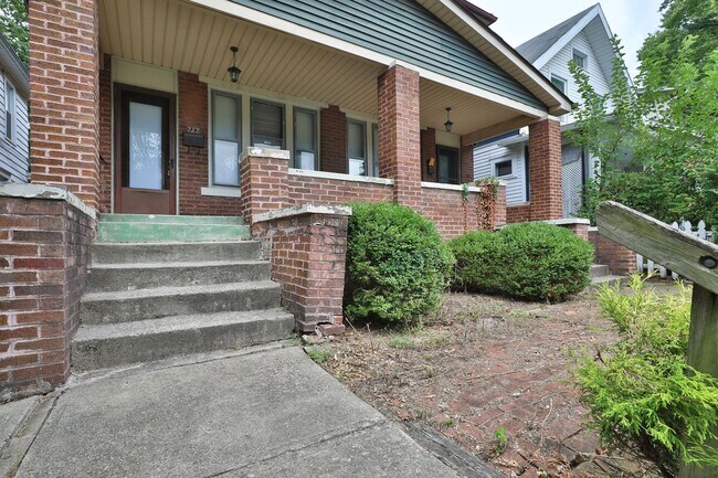Building Photo - 212-214-214 E Patterson Ave