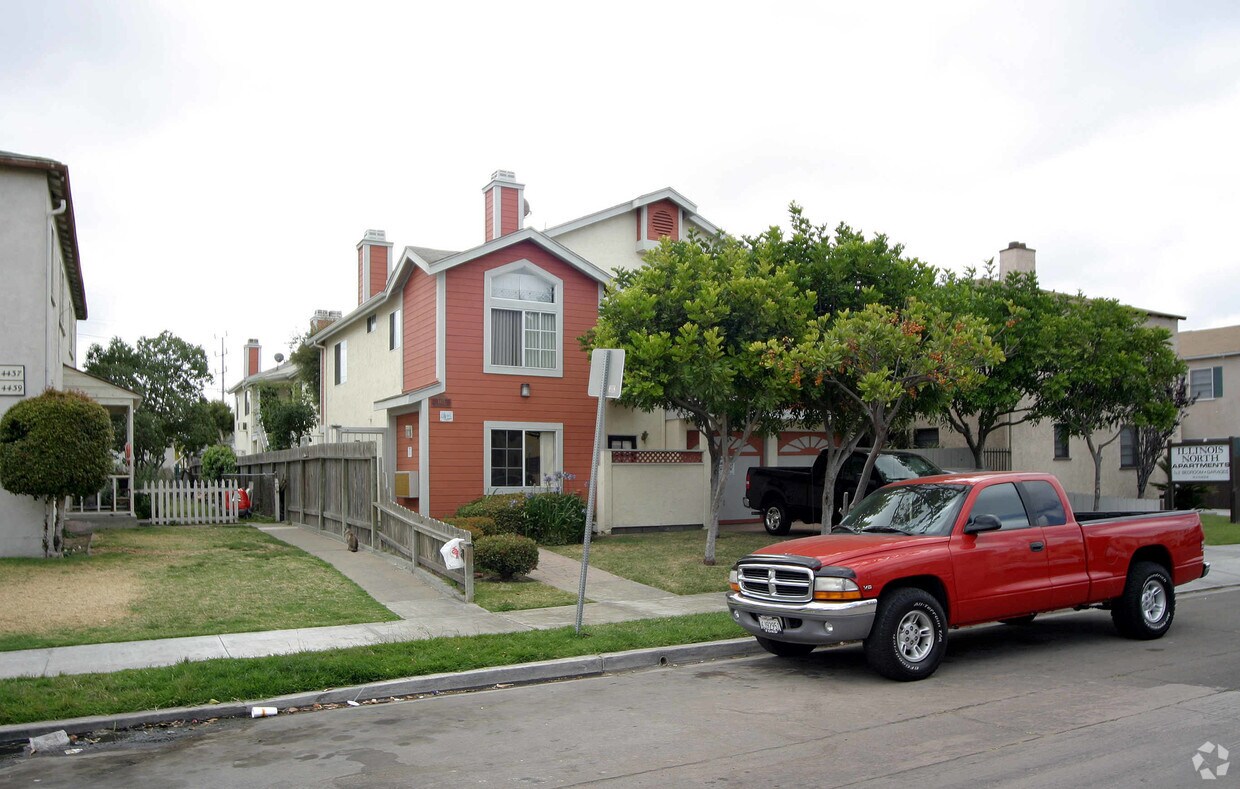Foto del edificio - 4425-4431 Illinois St