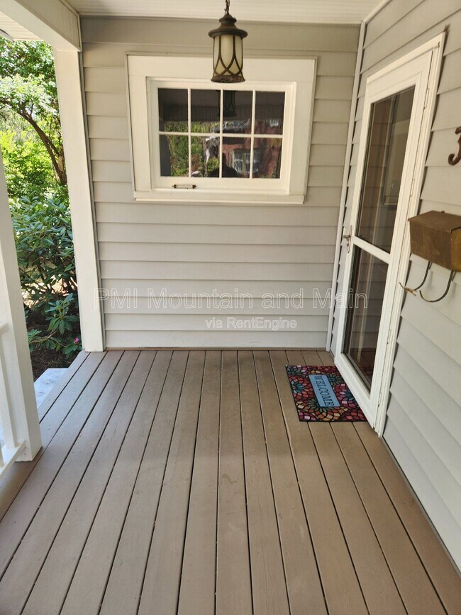 Foto del edificio - 39 Westover Dr