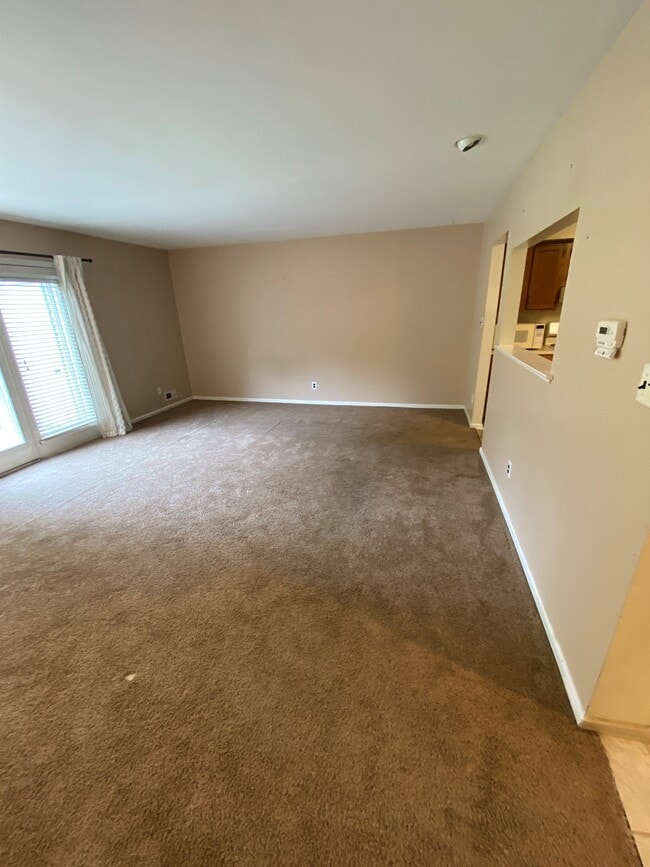 Building Photo - 121 Lamplighter Ct
