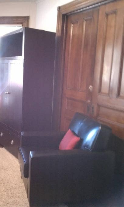 Foto del edificio - 288 E 1st St