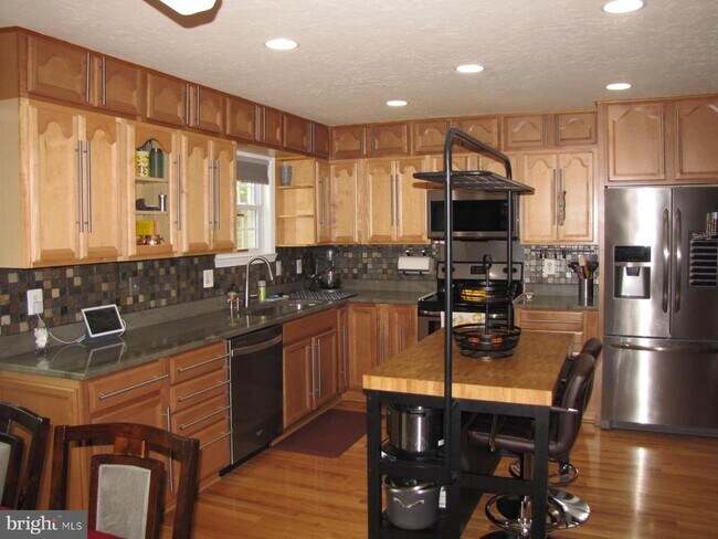 Building Photo - 9031 Blarney Stone Dr