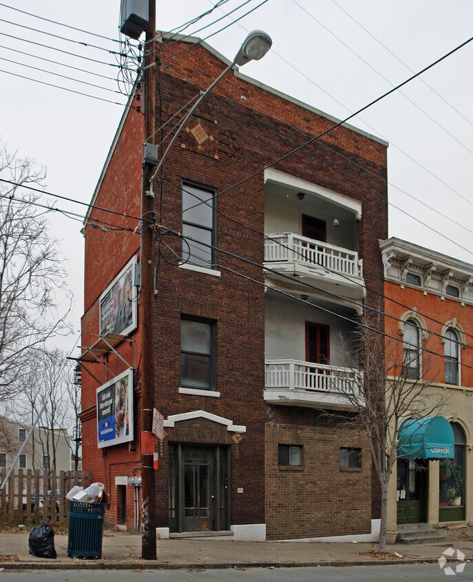 Building Photo - 2835 Highland Ave