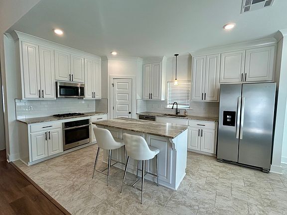 Building Photo - 549 Gadwell Dr