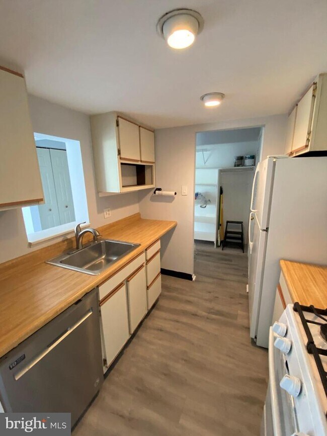 Foto del edificio - 190 Drummers Ln