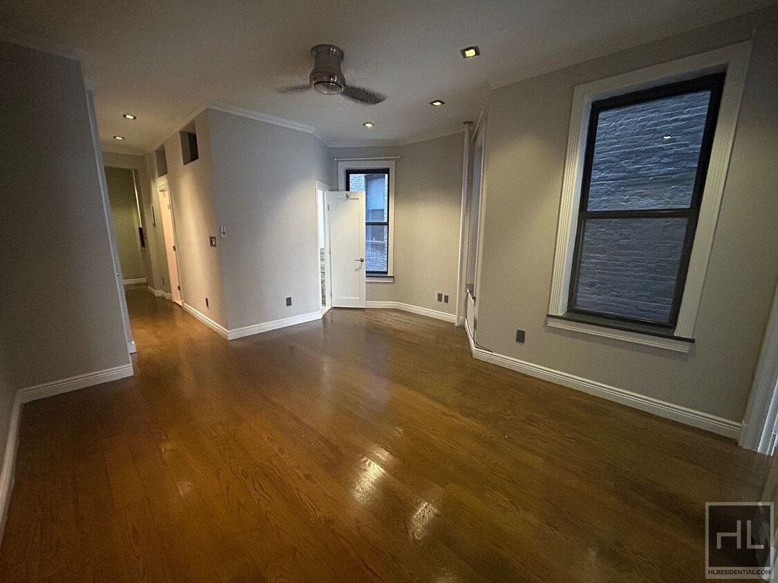 Foto principal - East 18th Street