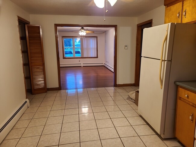 Building Photo - 3 Paris St