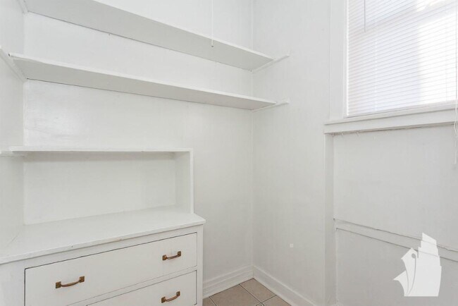 Foto del edificio - 1116 W Oakdale Ave