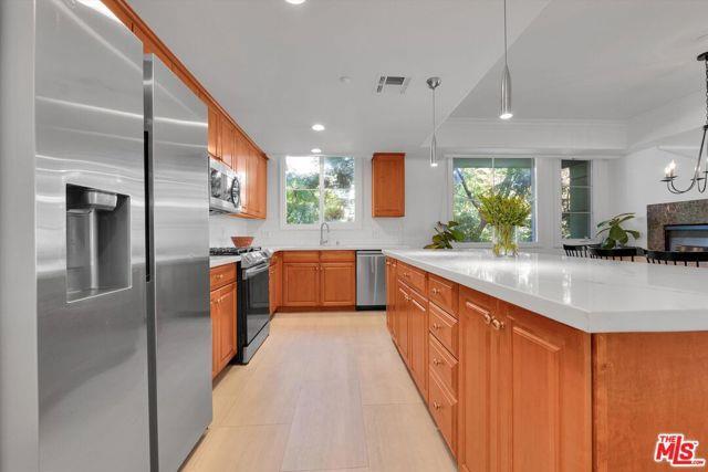 Foto del edificio - 1601 S Bentley Ave