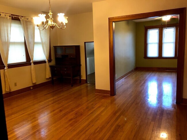 Dining Room - 4056 N Menard Ave