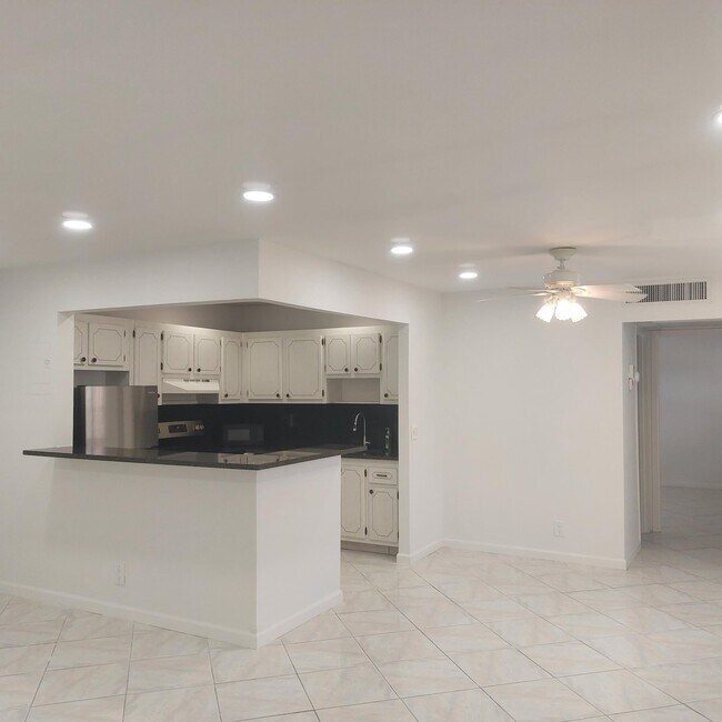 Building Photo - 243 Tuscany Ln