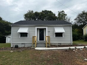 Building Photo - 439 Crest Dr SW