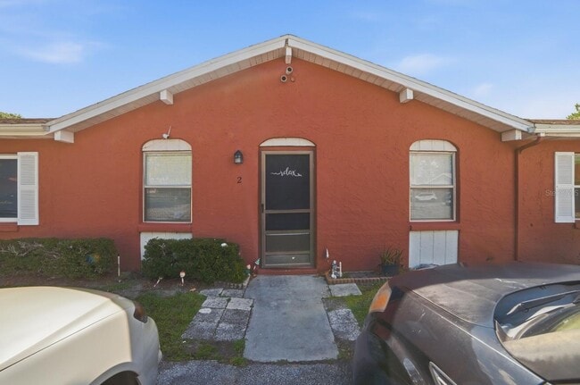Building Photo - 2 E Las Palmas Way