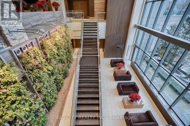 Photo du bâtiment - 35 Brian Peck Crescent