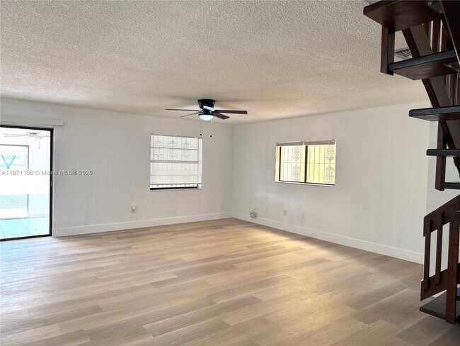 Foto del edificio - 2732 W 54th St