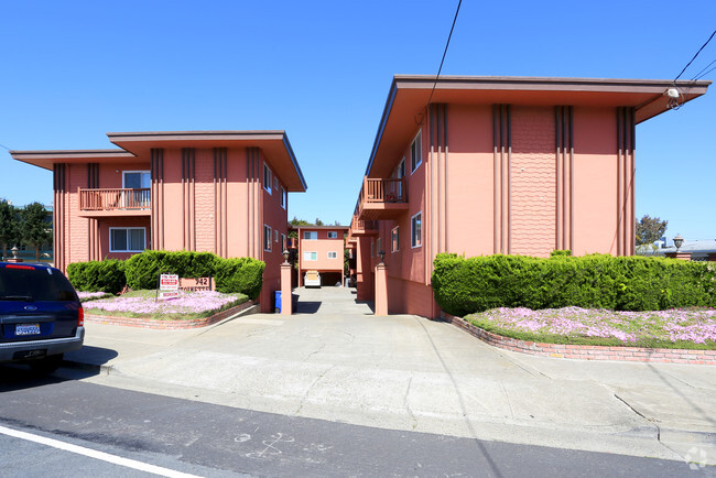 Building Photo - The Antoinette Apartments