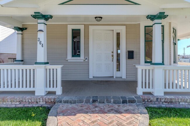 Foto del edificio - 364 Cypress Ave