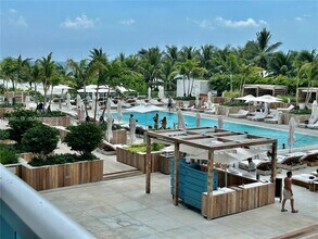 Building Photo - 2301 Collins Ave