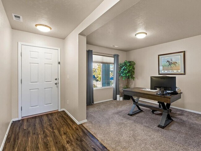 Foto del edificio - Beautiful Home near Meridian High School