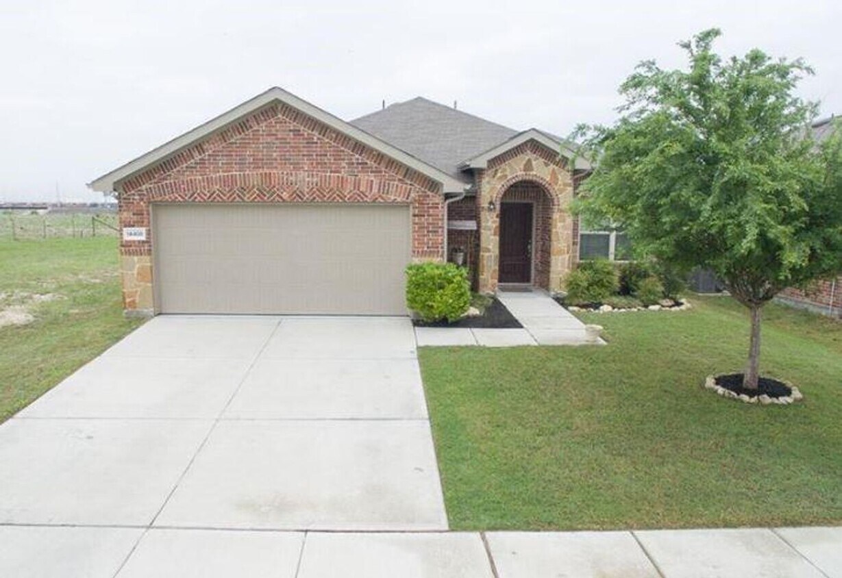 Foto principal - Immediate Occupancy Available! NWISD 3-2-2