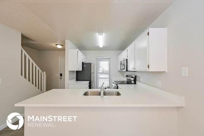 Building Photo - 9844 Fairwood St