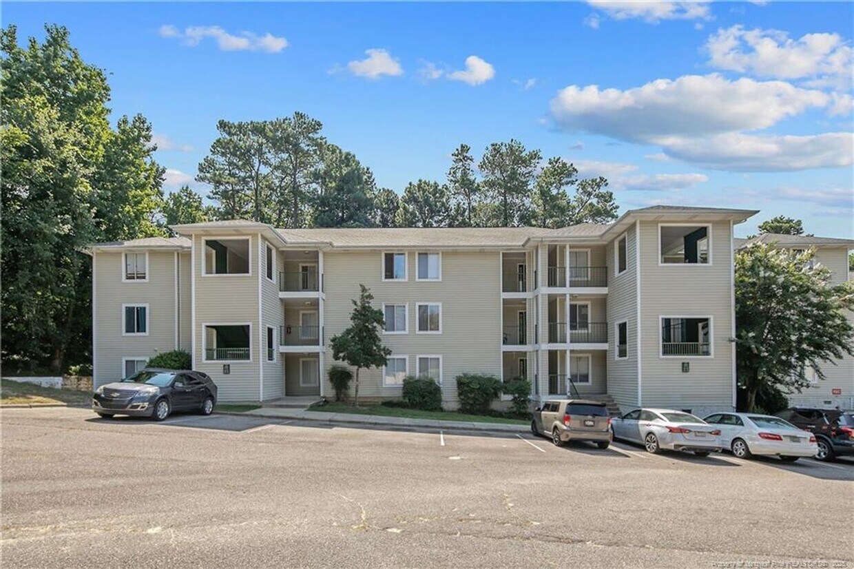Primary Photo - 2 Bedrooms 2 Bathrooms Condo