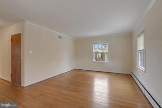 Building Photo - 4023 18th Rd N