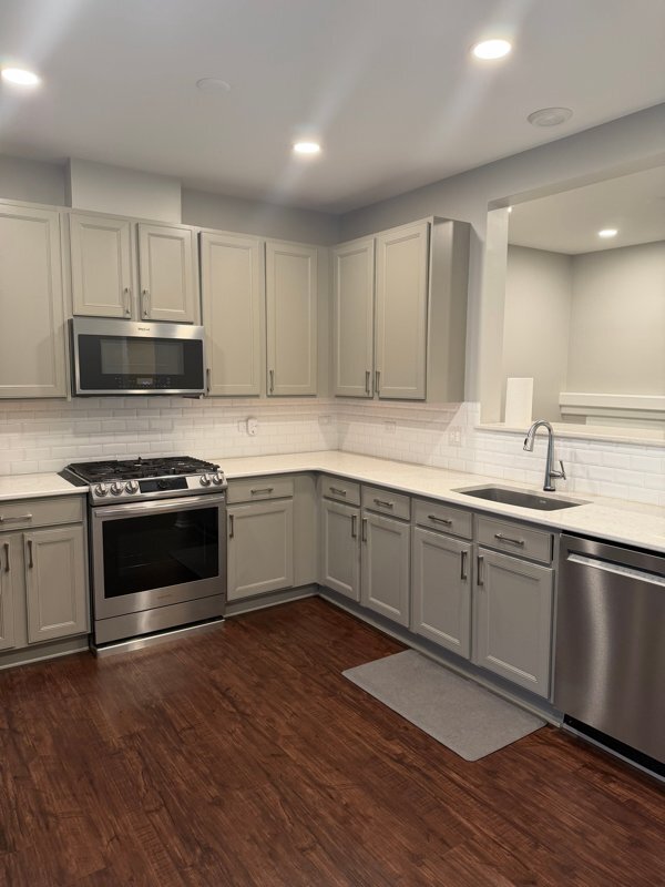 Foto del edificio - 4325 Savoy Ln