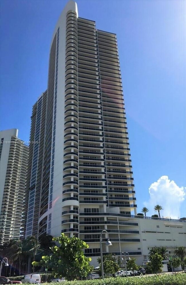 Building Photo - 1850 S Ocean Dr