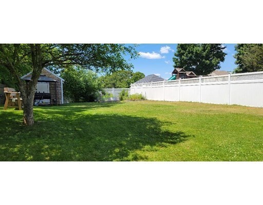 Building Photo - 69 Salman St