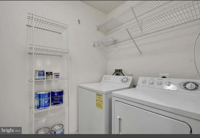laundry room - 705 Harvest Run Dr