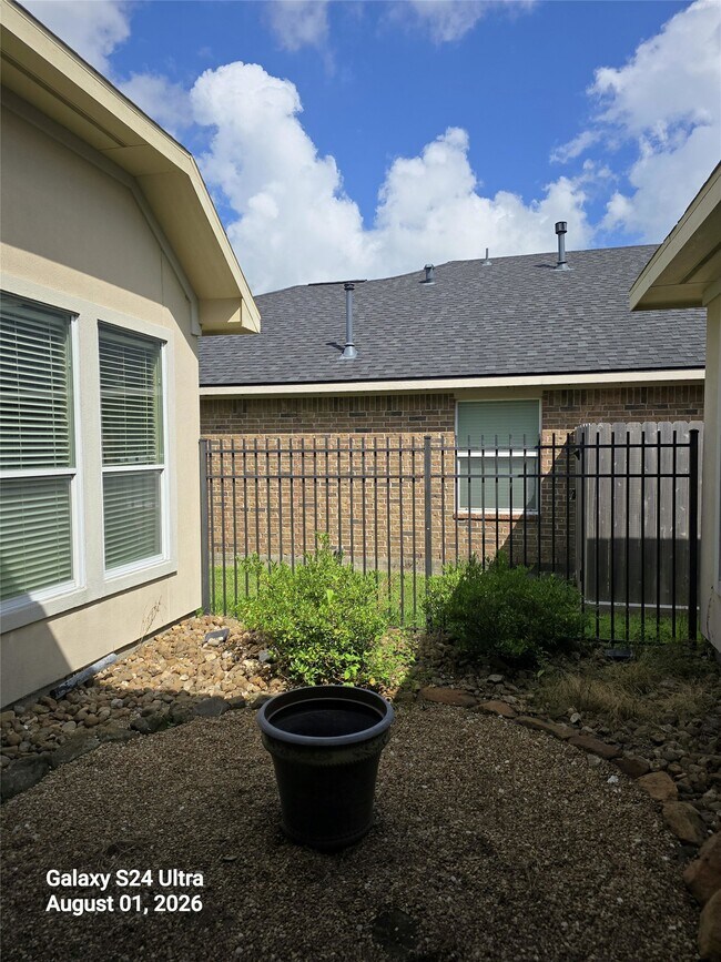 Foto del edificio - 5031 Gulf Stream Ln