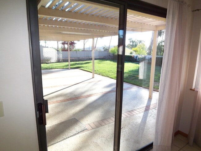 Building Photo - Charming 3Br/2Ba Single Story House W/3 Ca...