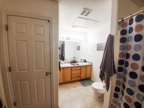 Building Photo - 1430 W Westbury Way