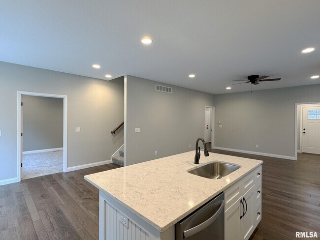 Foto del edificio - 7622 W Walnutbend Dr