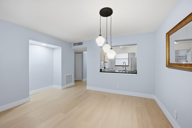 Foto del edificio - 2070 Homewood Blvd