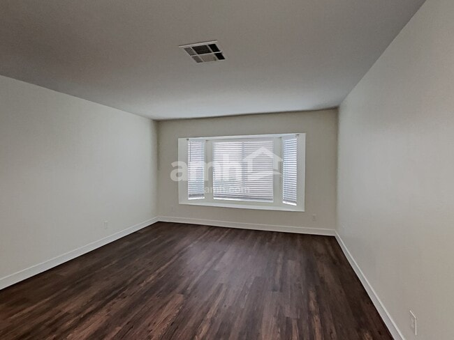 Foto del edificio - 9501 Amber Valley Ln