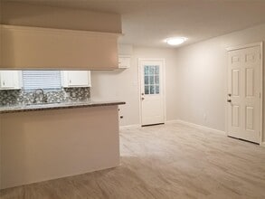 Building Photo - 237 N Forest Dr