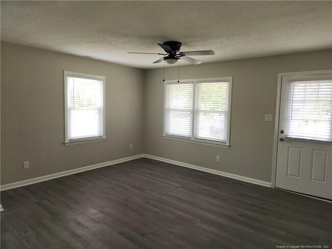 Building Photo - 419 Windermere Dr