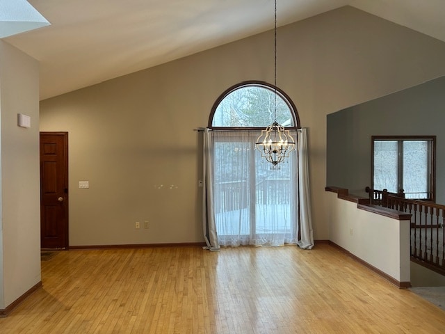 Amplia área de mesa de comedor en la cocina - 19155 Hi View Dr