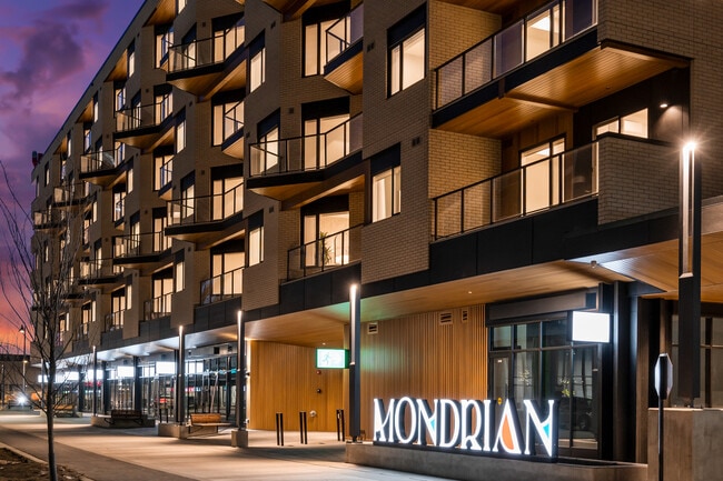 Photo du bâtiment - The Mondrian Condos