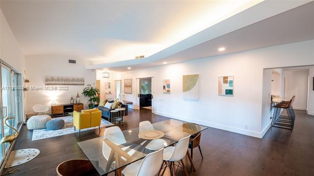 Building Photo - 3681 N Prospect Dr