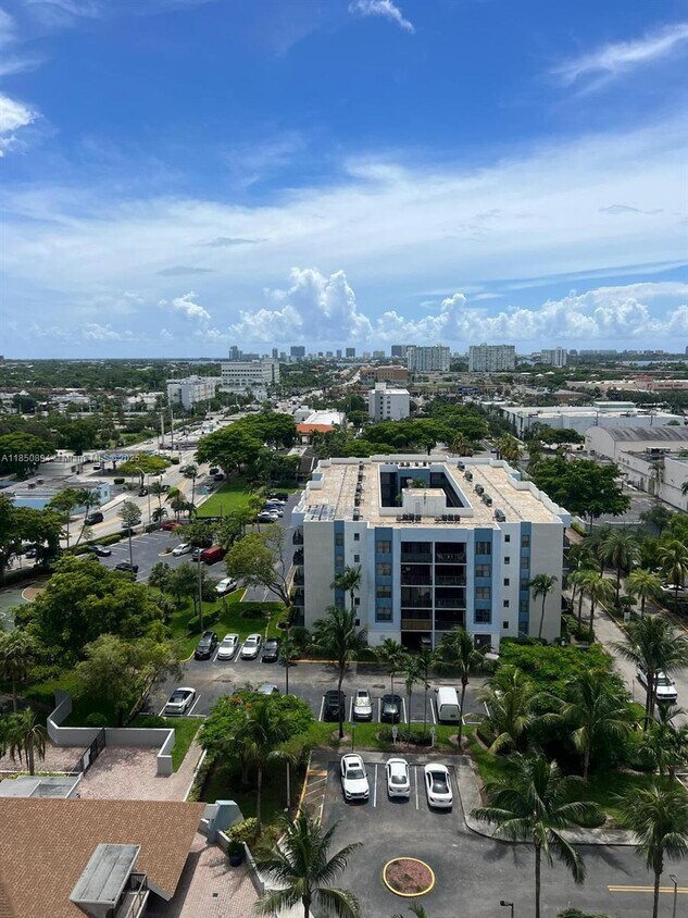 Foto principal - 1470 NE 123rd St