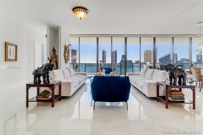 Building Photo - 5000 Island Estates Dr